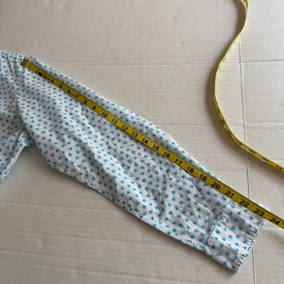 Grayson by Fran & Eileen The Hero Ditzy Floral Button Up - Picture 15 of 16